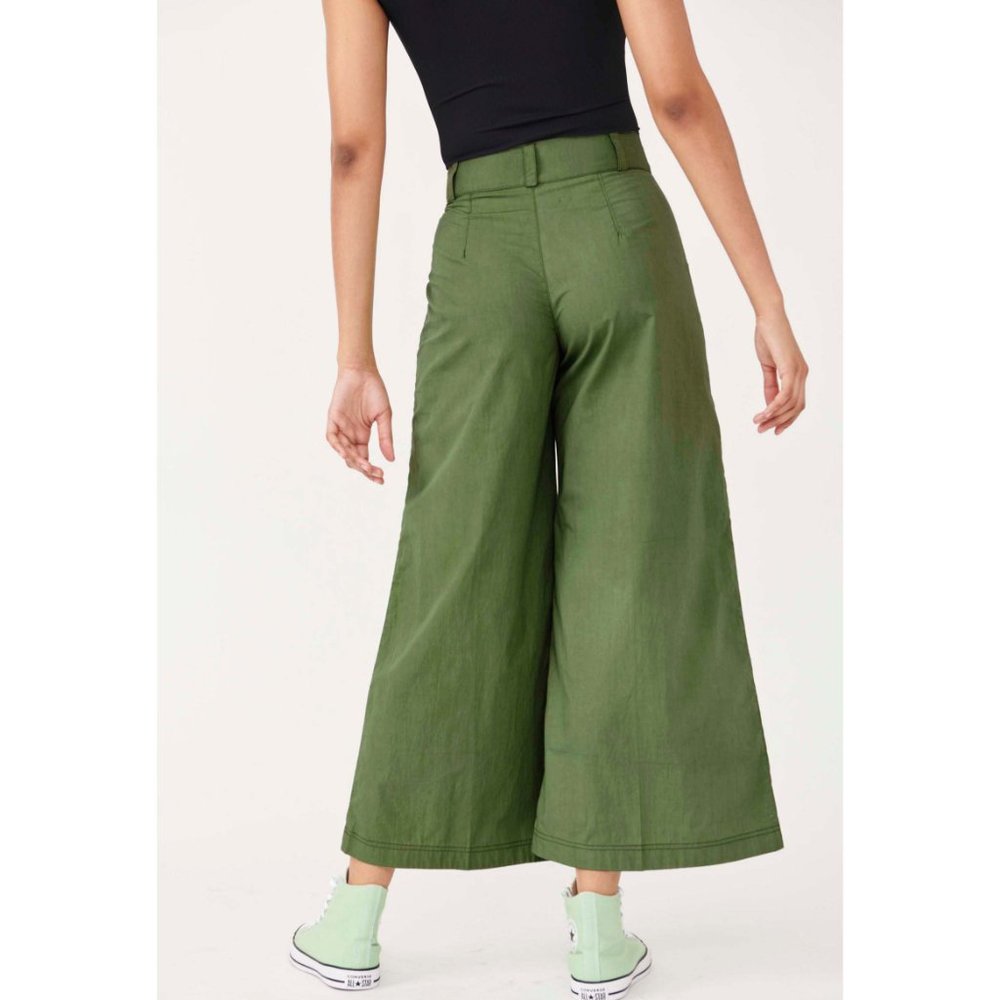 đLAST CHANCEđ NWT Free People Menorca Cropped Solid Pant / Forest Glen - Picture 4 of 7